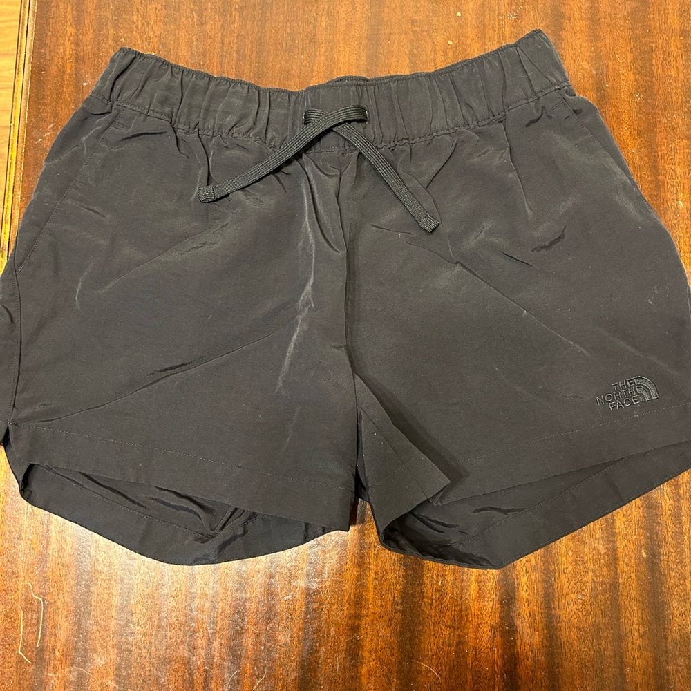 North Face women’s shorts size small in excellent condition